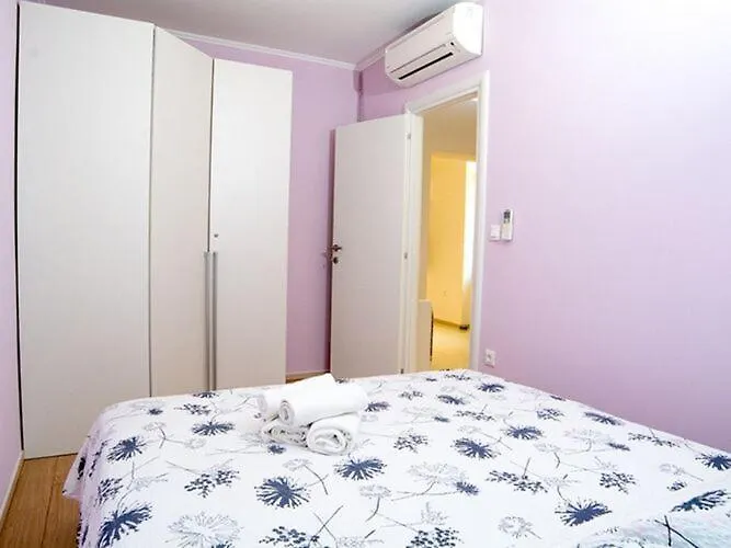 Apartmán Stella - One Bedroom With Terrace A1 *